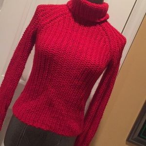 Red super soft turtleneck sweater size small NEW